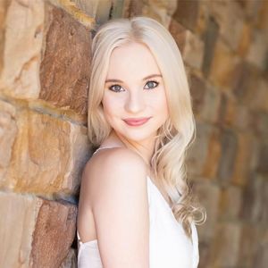 Meet your Posher, Elise